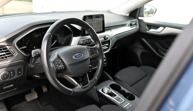 Ford Focus Kombi 2.0 TDCi EcoBlue Titanium A/T | Begam Trnava