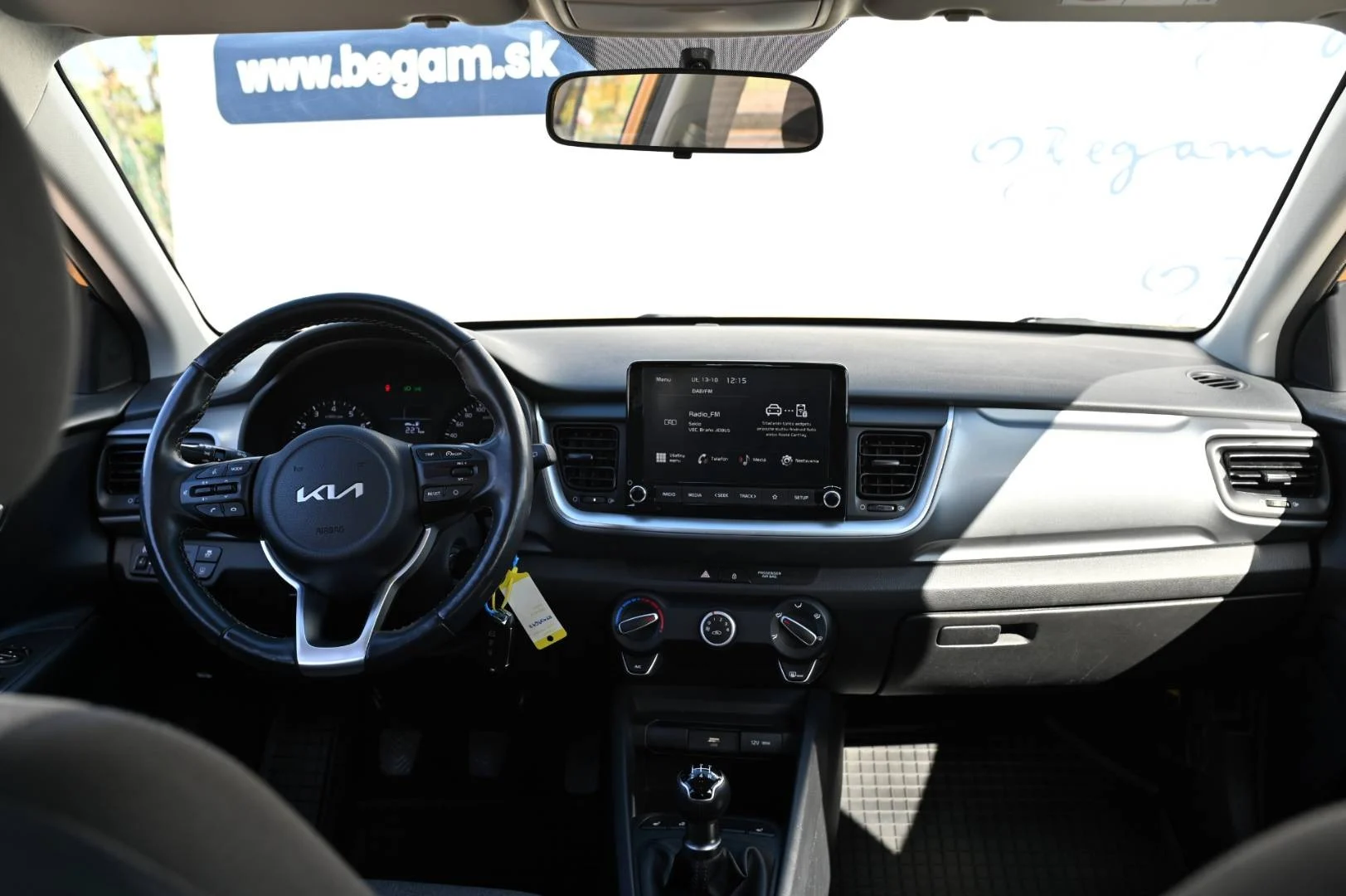 Kia Stonic 1.2 DPi Silver | Begam Trnava