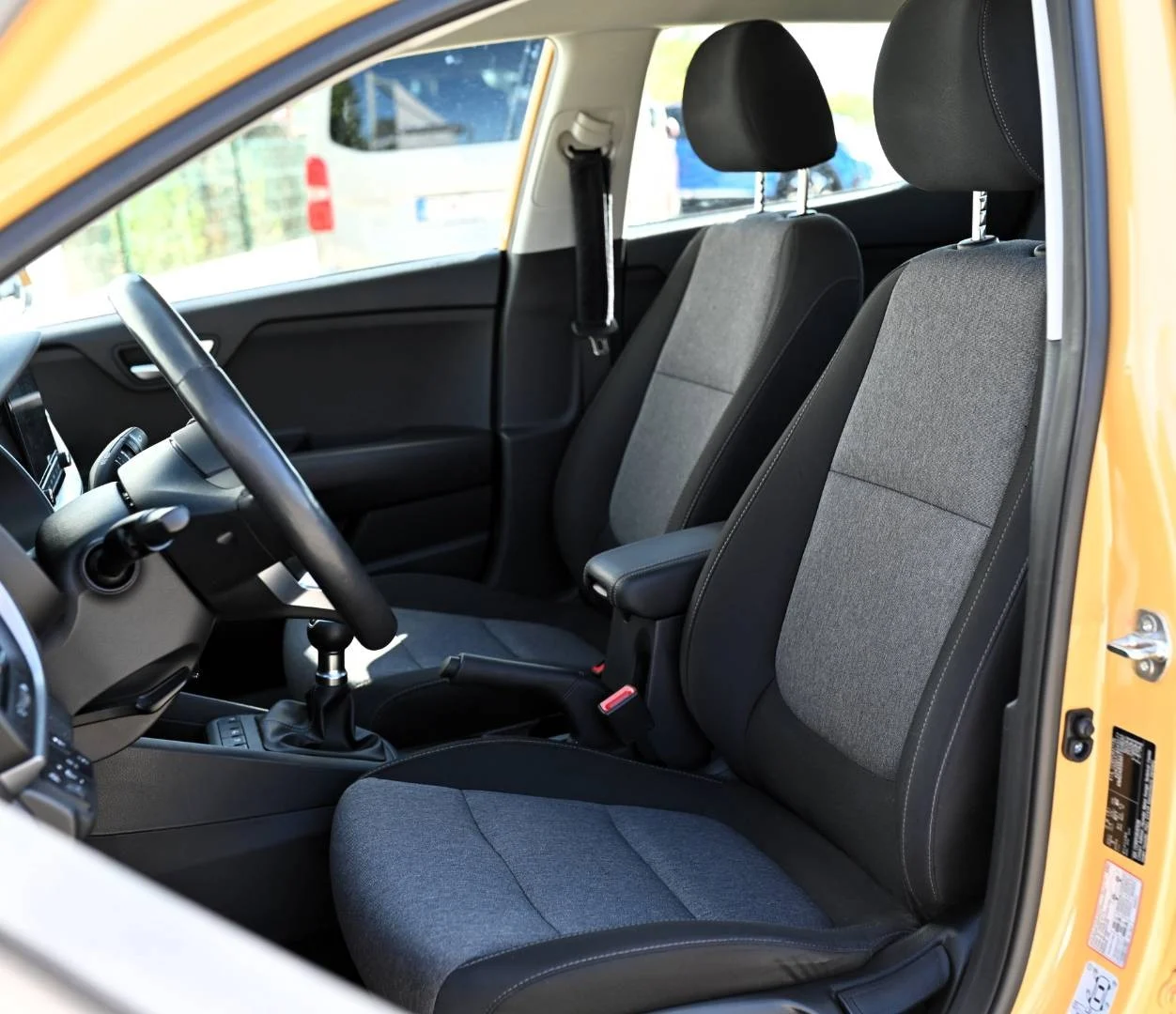 Kia Stonic 1.2 DPi Silver | Begam Trnava