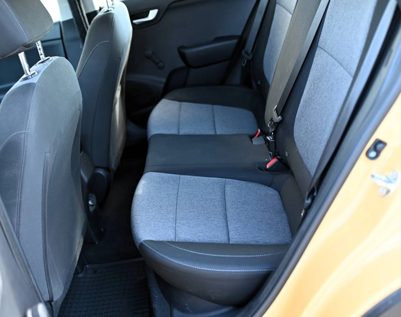 Kia Stonic 1.2 DPi Silver | Begam Trnava