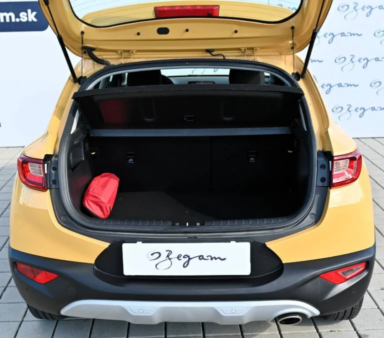 Kia Stonic 1.2 DPi Silver | Begam Trnava