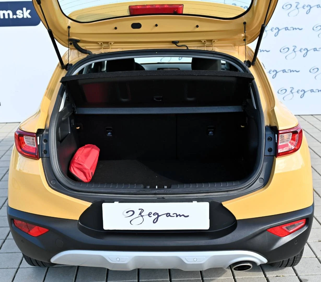 Kia Stonic 1.2 DPi Silver | Begam Trnava