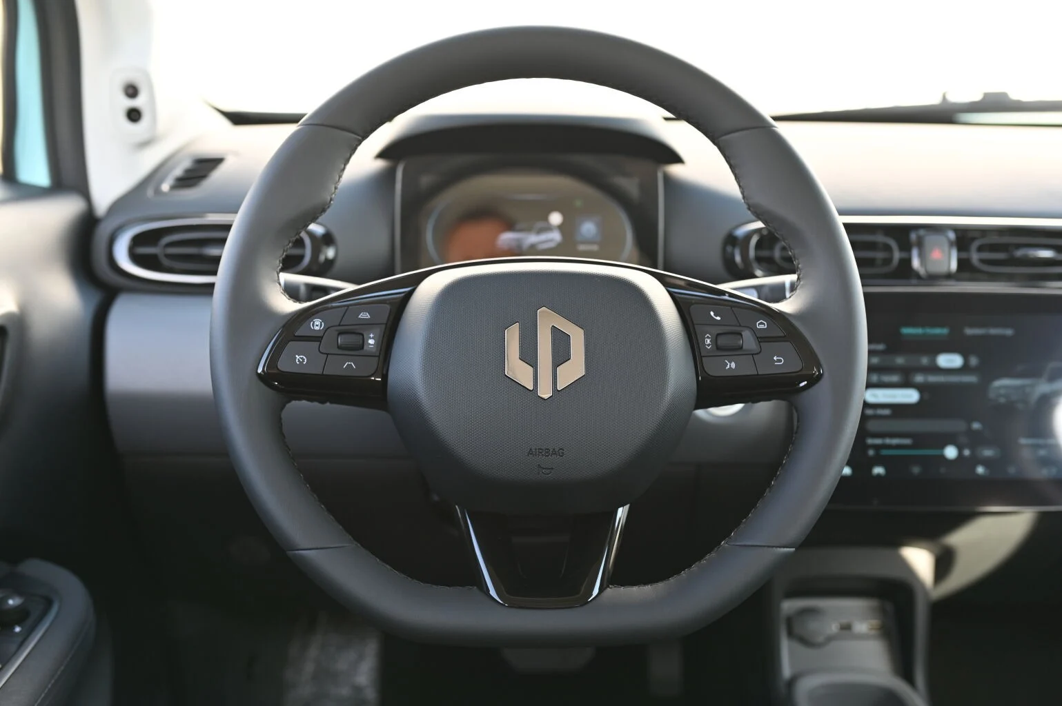 Leapmotor T03 Design 95k 37,3 kWh | Begam Trnava