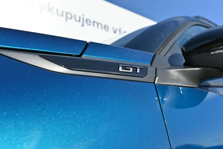 Peugeot 2008 GT Hybrid 145k e-DCS6 MHEV | Begam Trnava