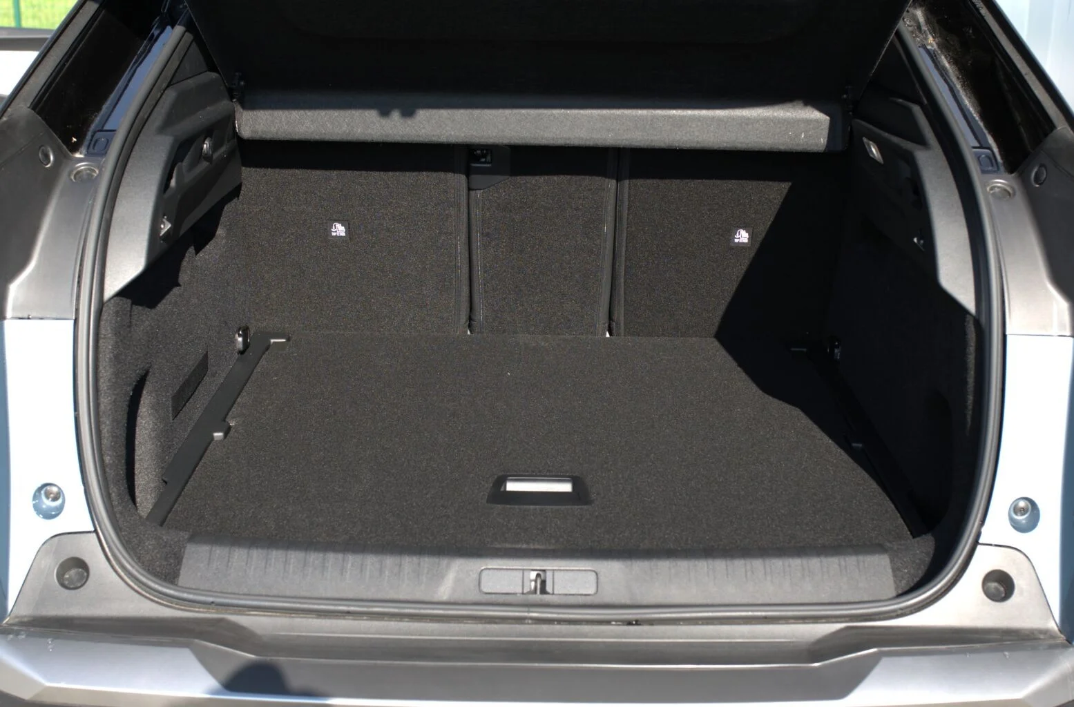 Peugeot 3008 ALLURE Hybrid 145k e-DCS6 | Begam Trnava