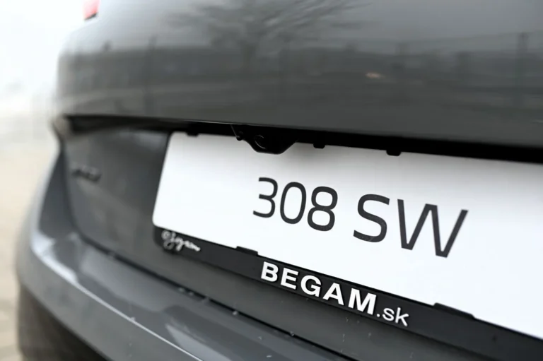 Peugeot 308 SW ALLURE Hybrid 145k e-DCS6 (MHEV) | Begam Trnava