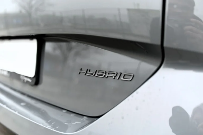 Peugeot 308 SW ALLURE Hybrid 145k e-DCS6 (MHEV) | Begam Trnava
