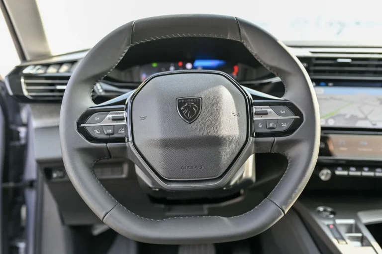 Peugeot 308 SW ALLURE Hybrid 145k e-DCS6 (MHEV) | Begam Trnava