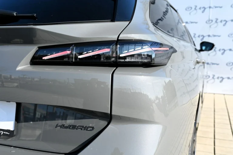 Peugeot 308 SW GT Hybrid 145k e-DCS6 | Begam Trnava