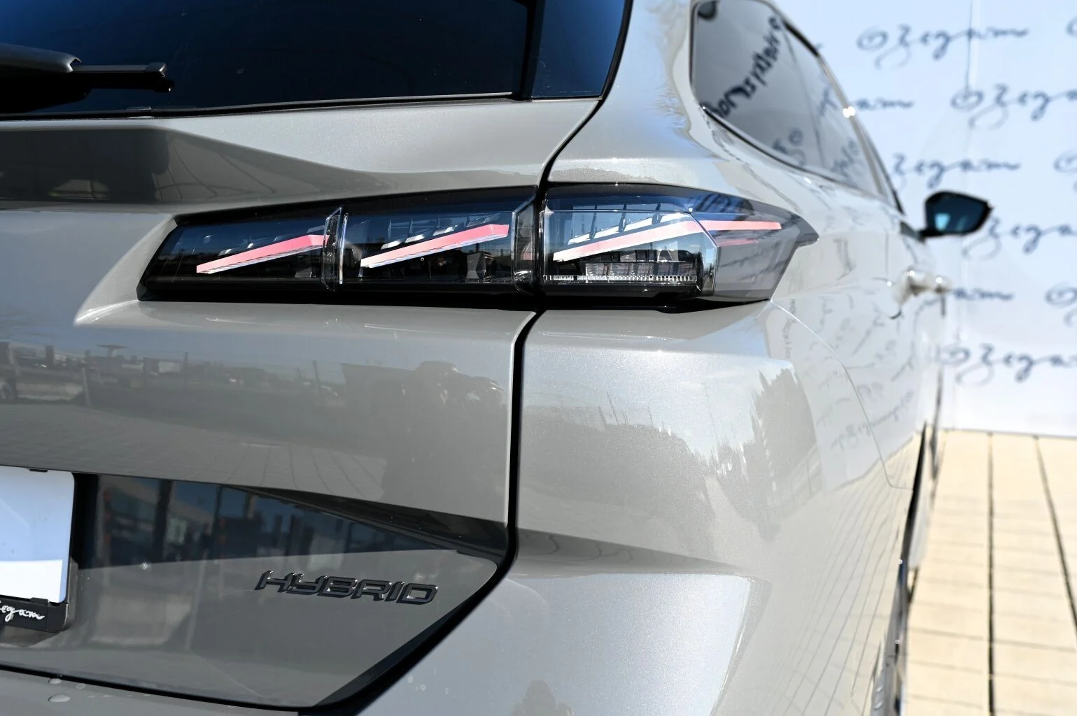 Peugeot 308 SW GT Hybrid 145k e-DCS6 | Begam Trnava
