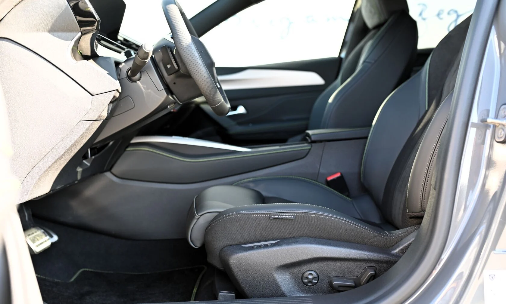 Peugeot 308 SW GT Hybrid 145k e-DCS6 | Begam Trnava