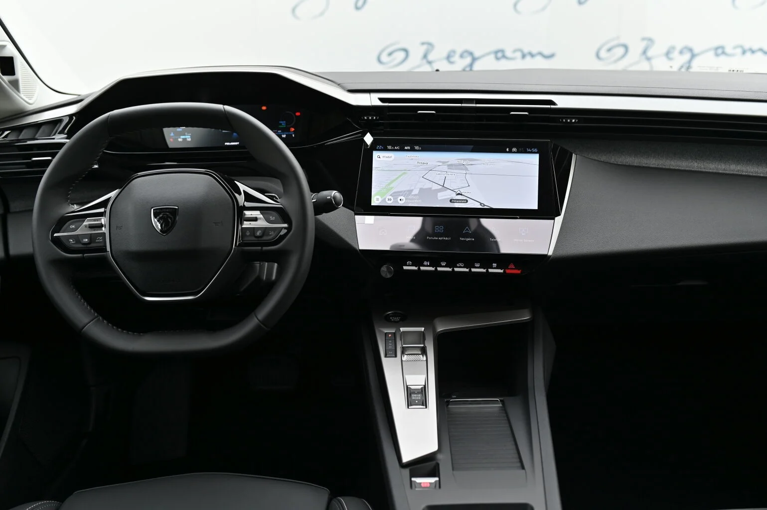 Peugeot 408 Allure Hybrid 145k e-DCS6 | Begam Trnava