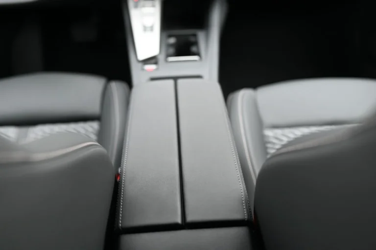 Peugeot 408 Allure Hybrid 145k e-DCS6 | Begam Trnava