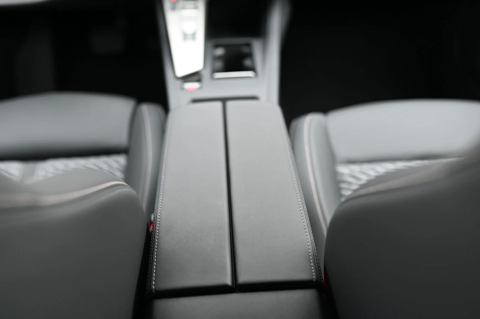 Peugeot 408 Allure Hybrid 145k e-DCS6 | Begam Trnava