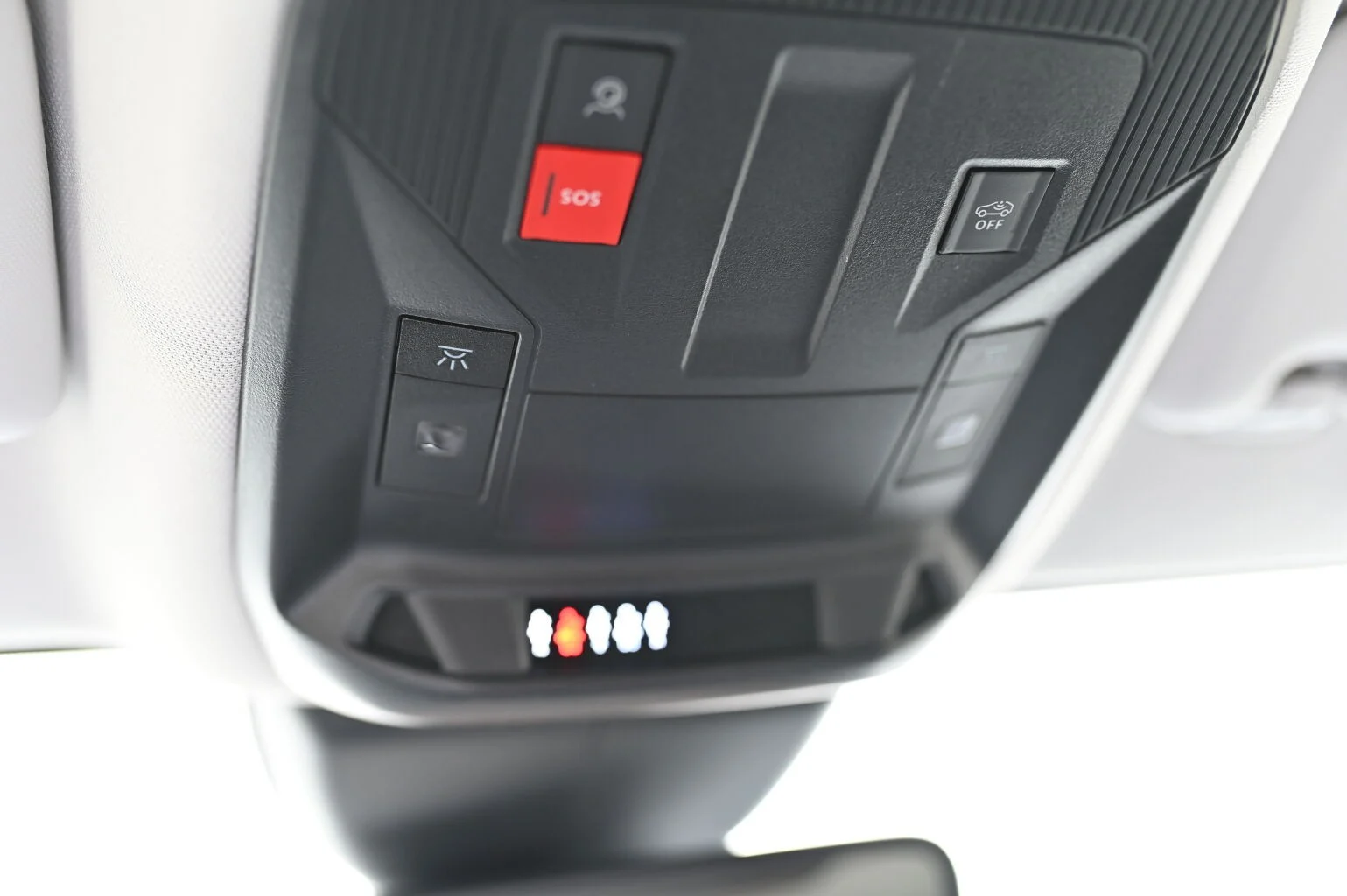 Peugeot 408 Allure Hybrid 145k e-DCS6 | Begam Trnava