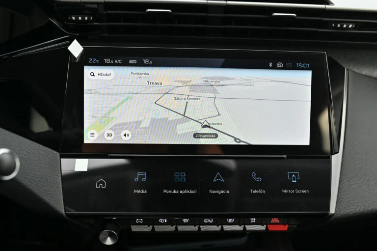 Peugeot 408 Allure Hybrid 145k e-DCS6 | Begam Trnava