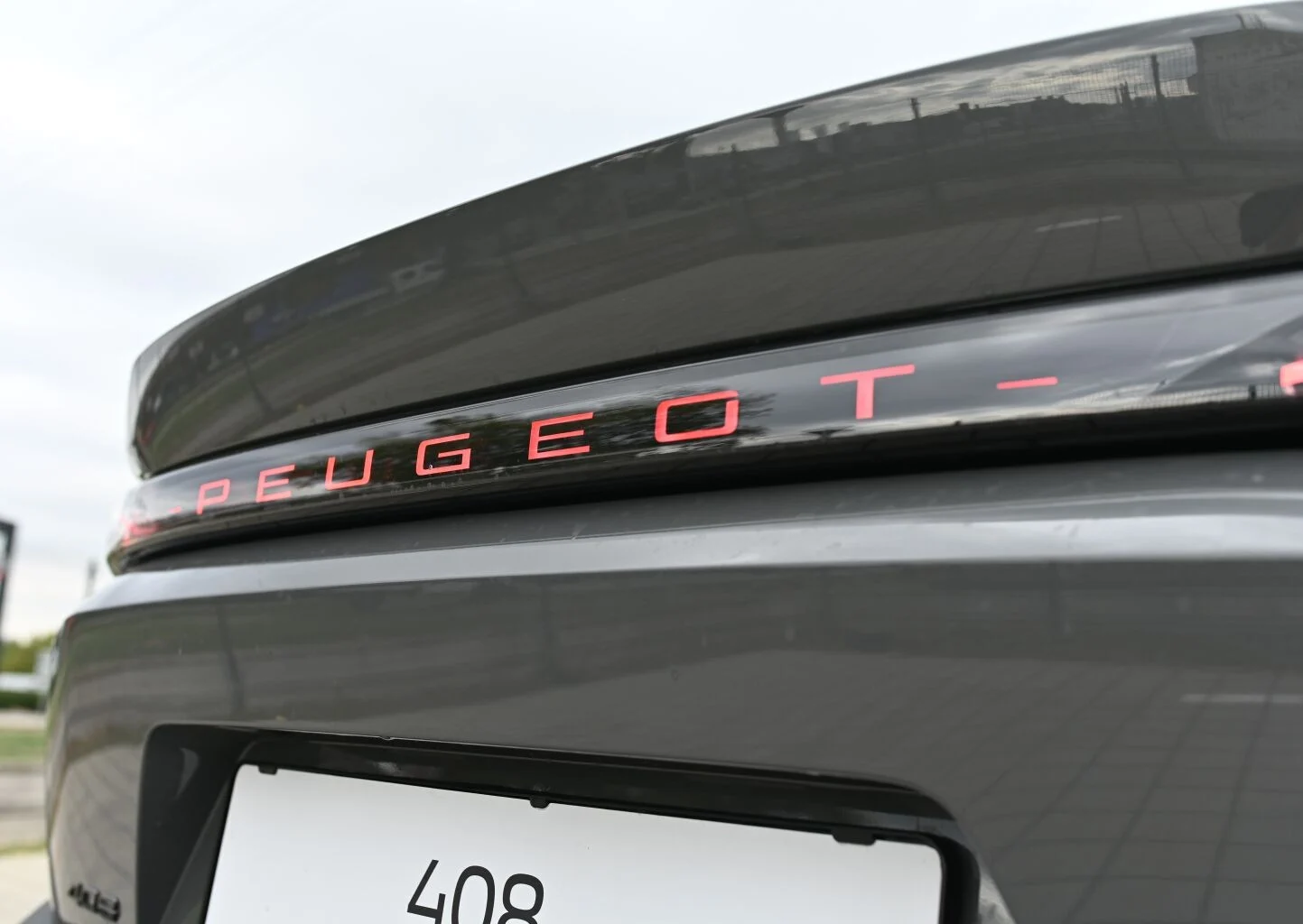 Peugeot 408 Allure Hybrid 145k e-DCS6 | Begam Trnava
