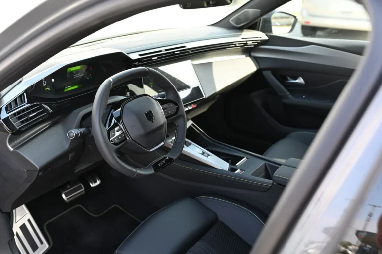 Peugeot 408 NEW 408 GT Hybrid 145k e-DCS6 (MYG0) | Begam Trnava