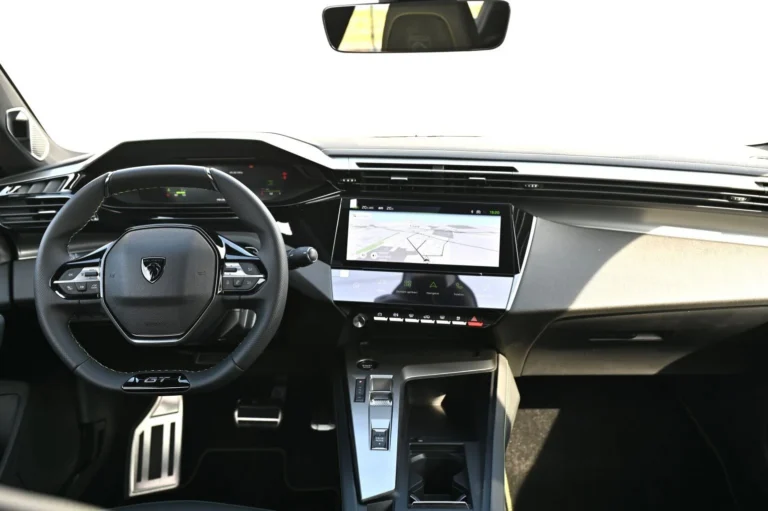 Peugeot 408 NEW 408 GT Hybrid 145k e-DCS6 (MYG0) | Begam Trnava