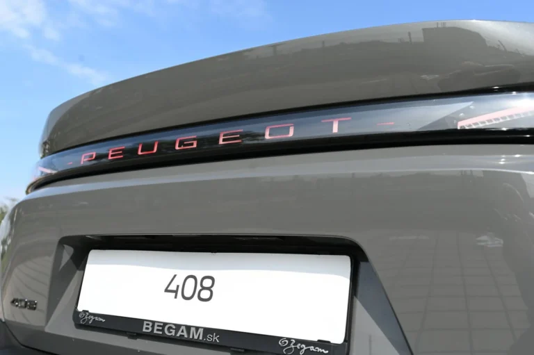 Peugeot 408 NEW 408 GT Hybrid 145k e-DCS6 (MYG0) | Begam Trnava