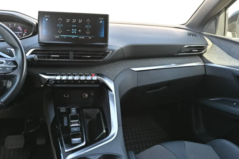Peugeot 5008 1.5 BlueHDi 130k Allure A/T | Begam Trnava