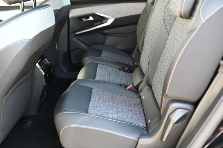 Peugeot 5008 ALLURE Hybrid 145k e-DCS6 | Begam Trnava