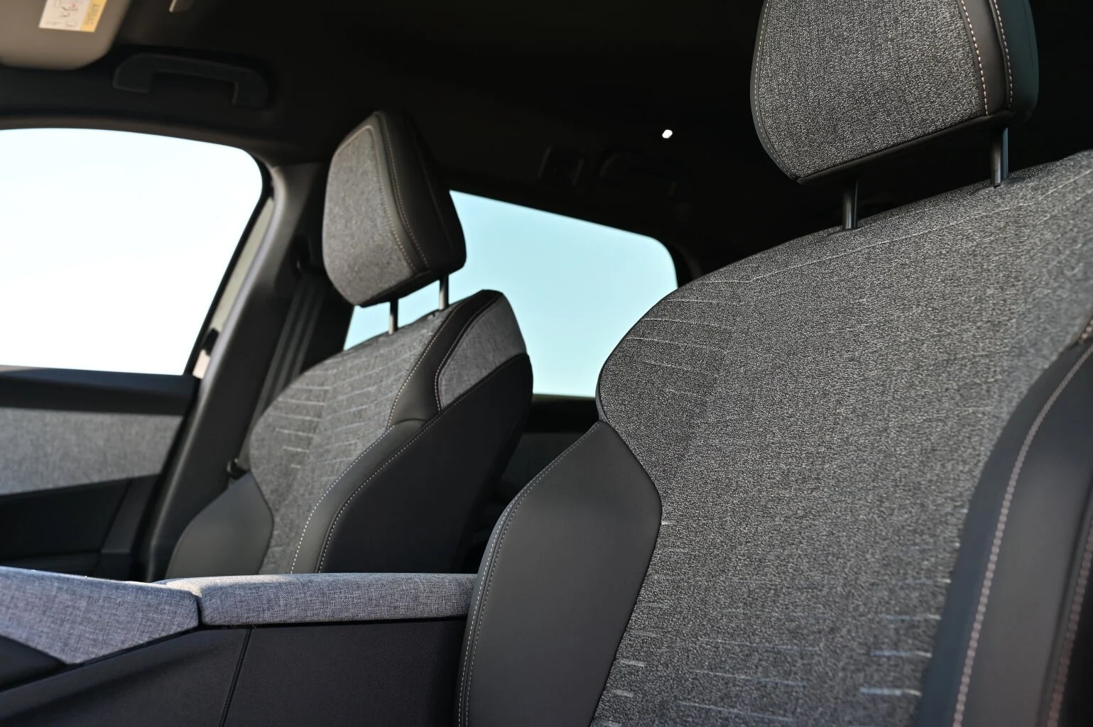 Peugeot 5008 ALLURE Hybrid 145k e-DCS6 | Begam Trnava