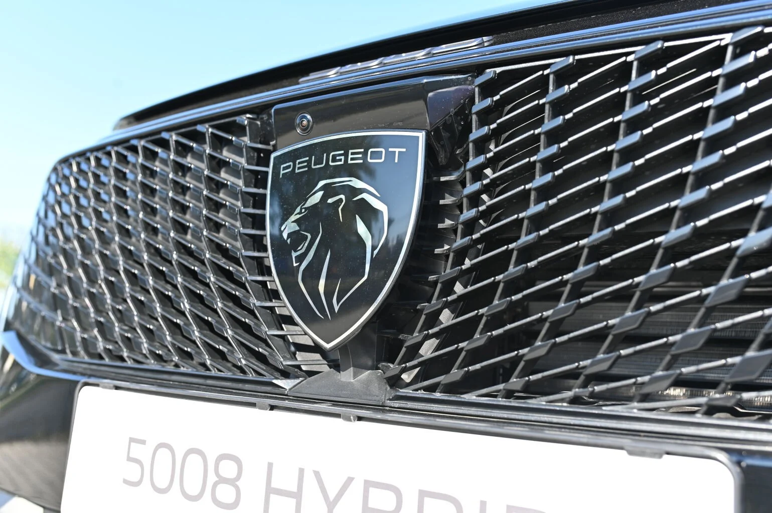 Peugeot 5008 ALLURE Hybrid 145k e-DCS6 | Begam Trnava