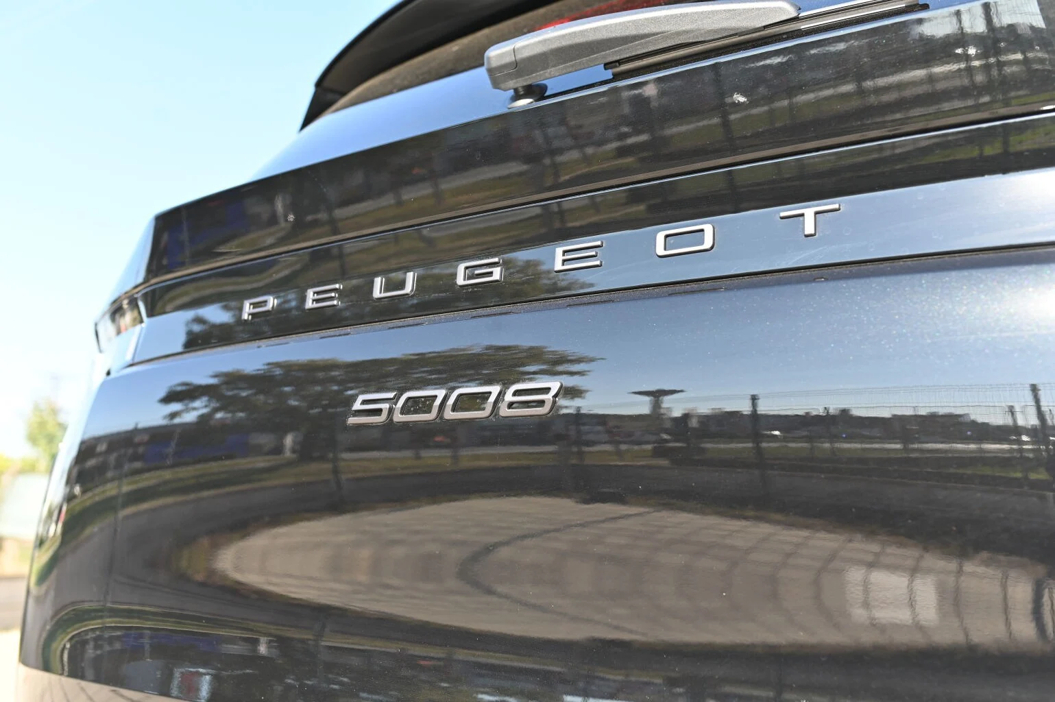 Peugeot 5008 ALLURE Hybrid 145k e-DCS6 | Begam Trnava