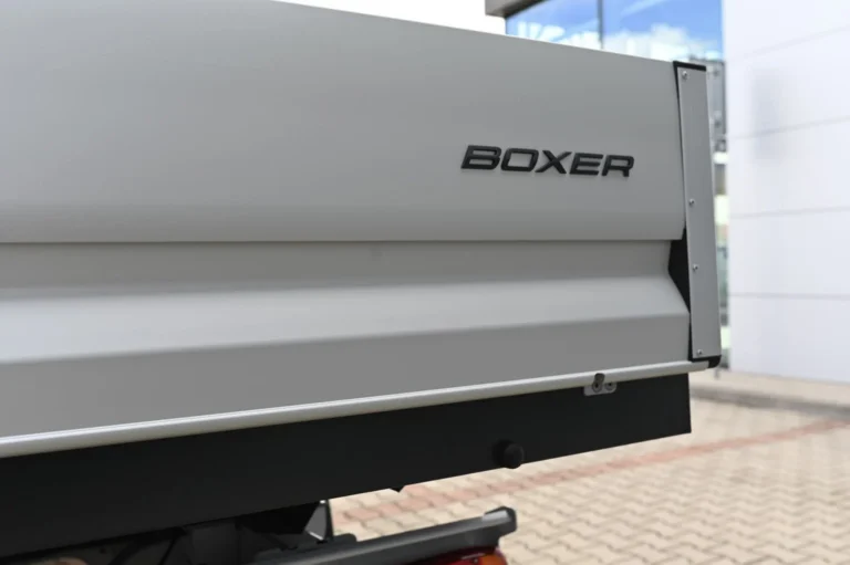 Peugeot Boxer Valník 435 L4 2.2 BlueHDi 180 €6.4 MT6 | Begam Trnava