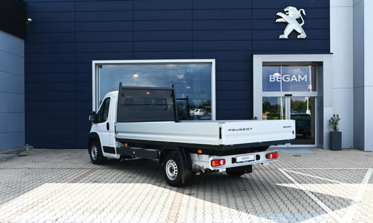Peugeot Boxer Valník 435 L4 2.2 BlueHDi 180 €6.4 MT6 | Begam Trnava