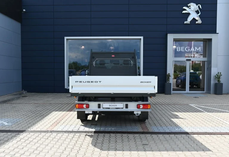 Peugeot Boxer Valník 435 L4 2.2 BlueHDi 180 €6.4 MT6 | Begam Trnava