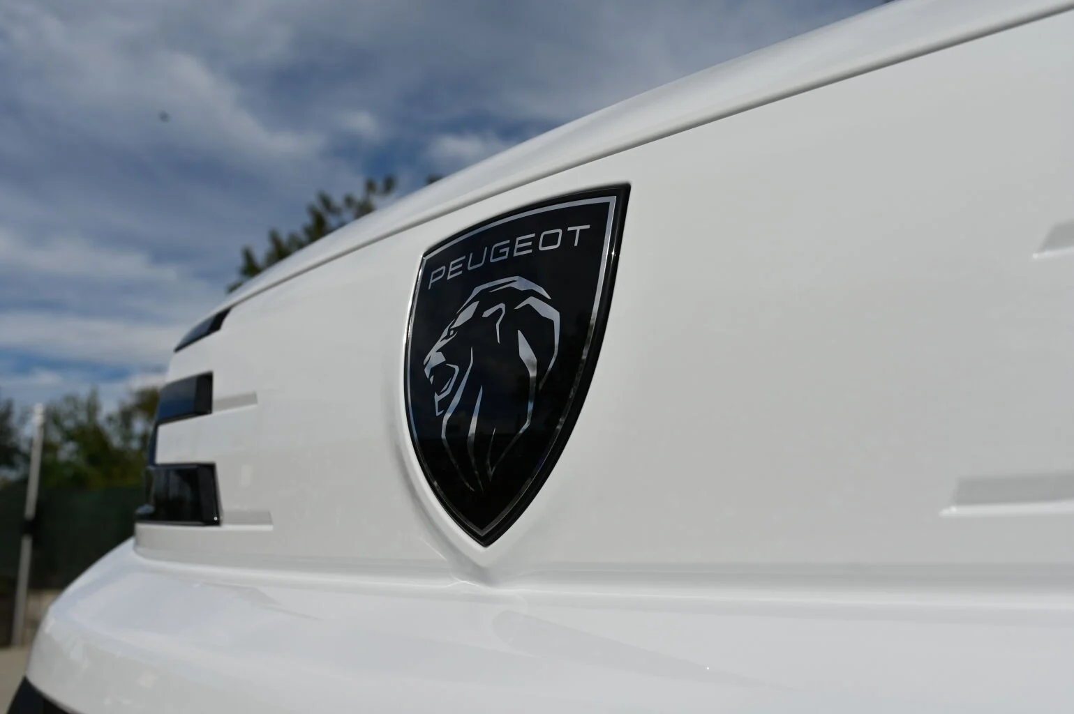 Peugeot Partner L2 CREW VAN BlueHDi 100 BVM6 | Begam Trnava