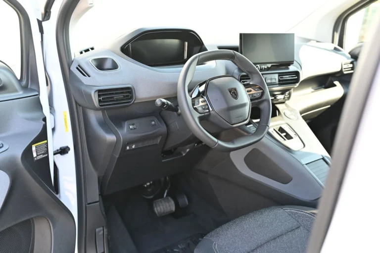 Peugeot Rifter LONG GT BlueHDi 130k EAT8 | Begam Trnava
