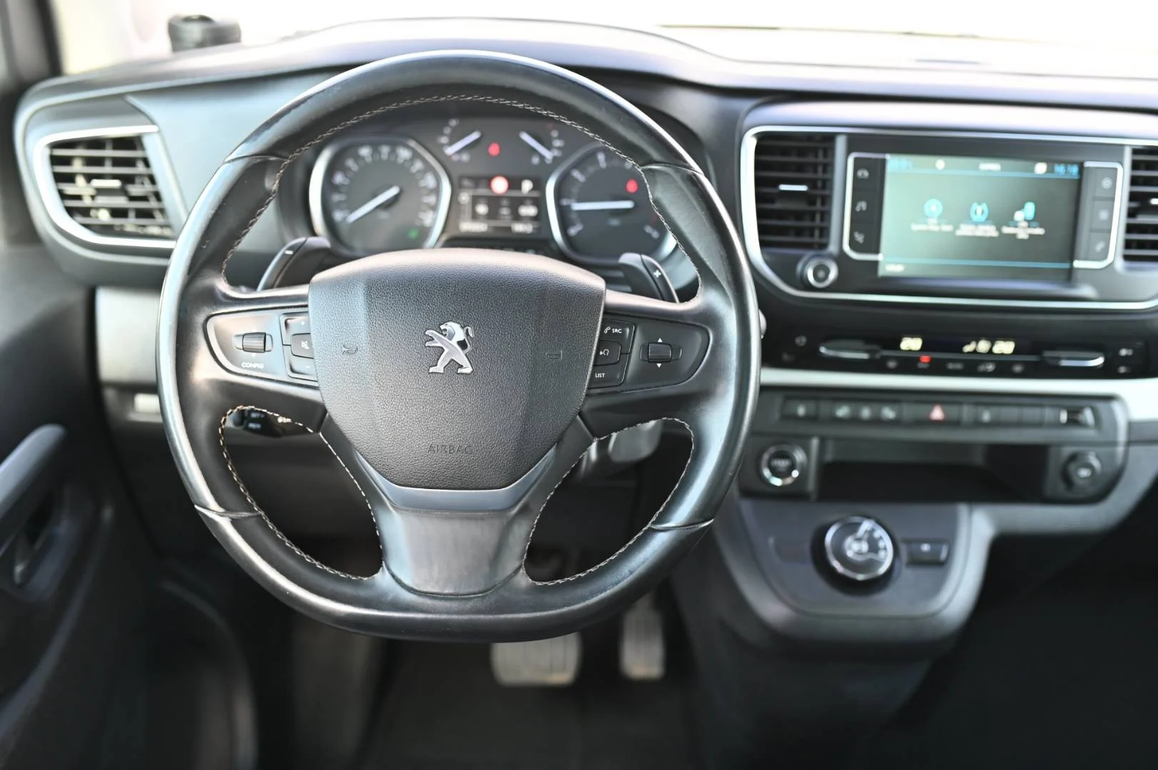 Peugeot Traveller 2.0 BlueHDi 177 S&S Business Standard AT | Begam Trnava