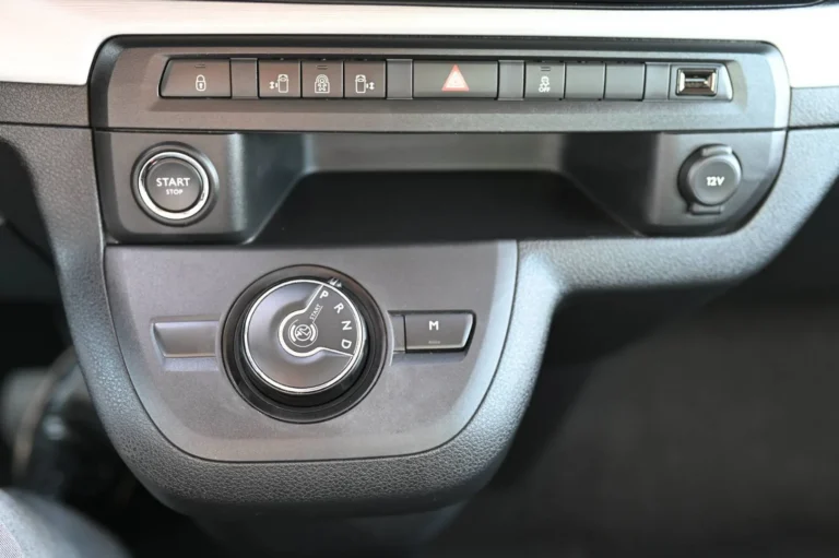Peugeot Traveller 2.0 BlueHDi 177 S&S Business Standard AT | Begam Trnava