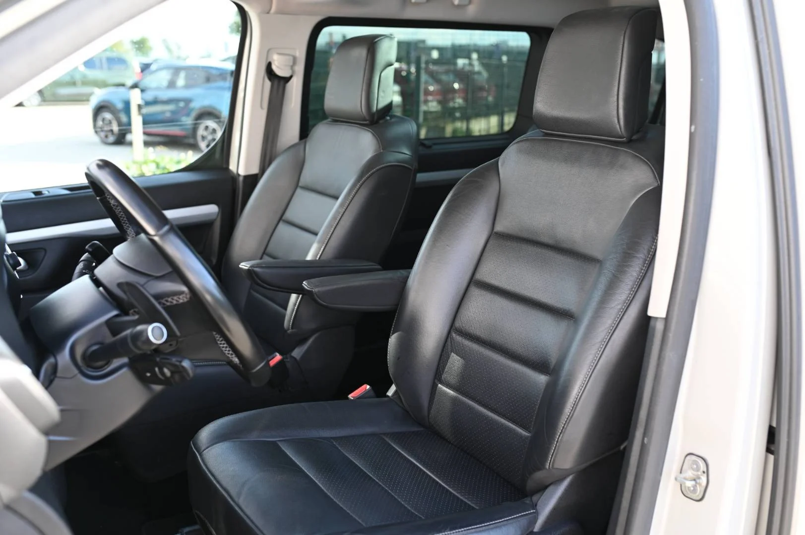 Peugeot Traveller 2.0 BlueHDi 177 S&S Business Standard AT | Begam Trnava