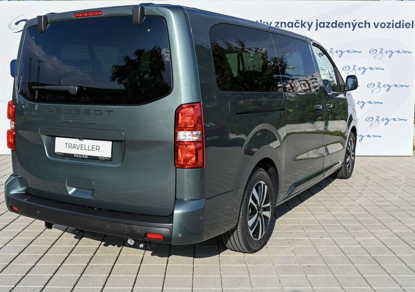 Peugeot Traveller TRAVELLER BUSINESS VIP L3 2.2 BlueHDi 180 | Begam Trnava