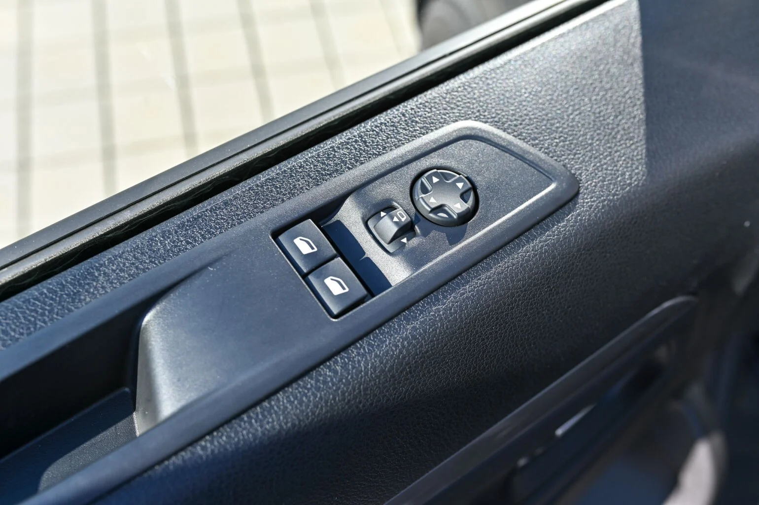 Peugeot Traveller TRAVELLER BUSINESS VIP L3 2.2 BlueHDi 180 | Begam Trnava