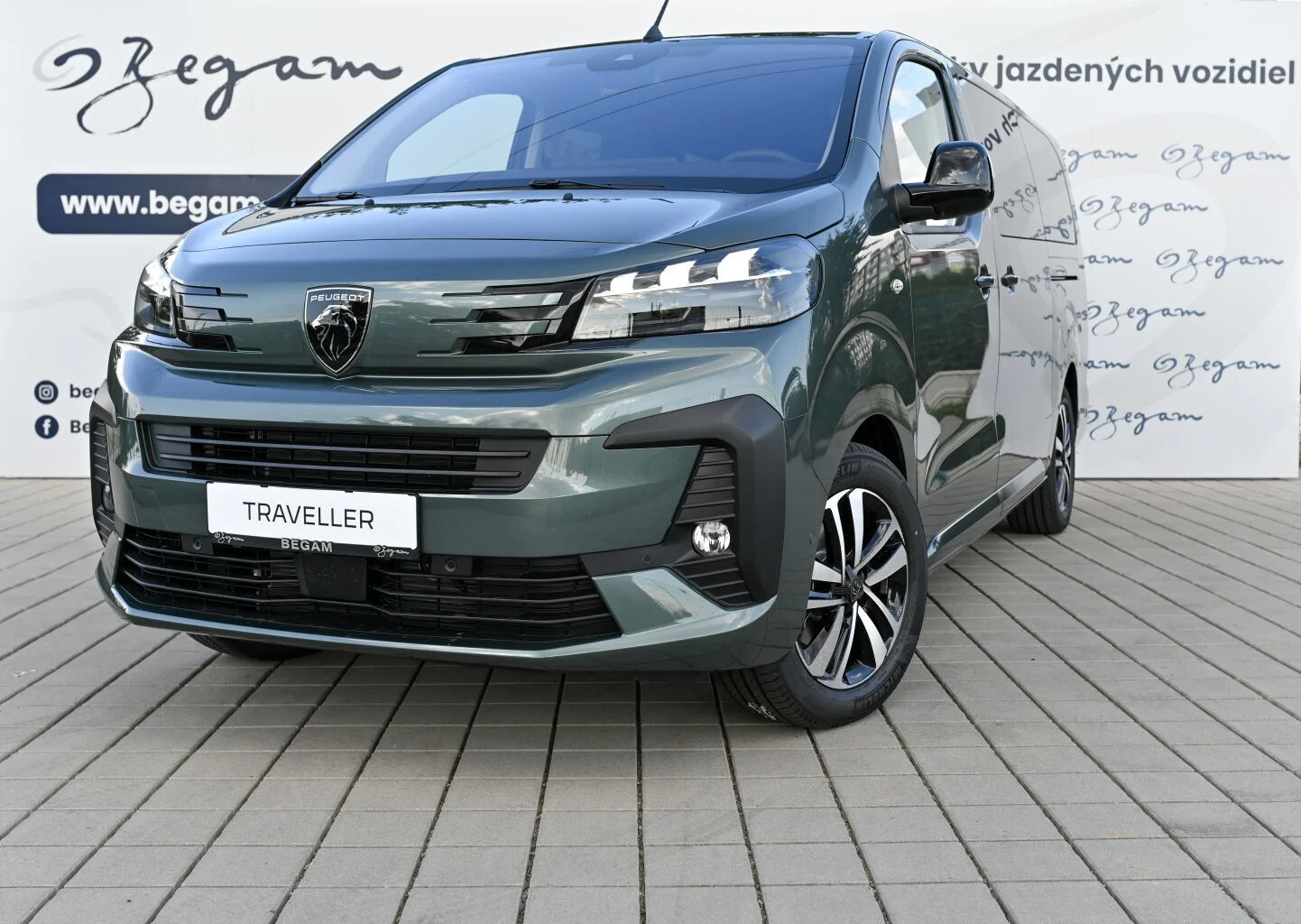 Peugeot Traveller TRAVELLER BUSINESS VIP L3 2.2 BlueHDi 180 | Begam Trnava
