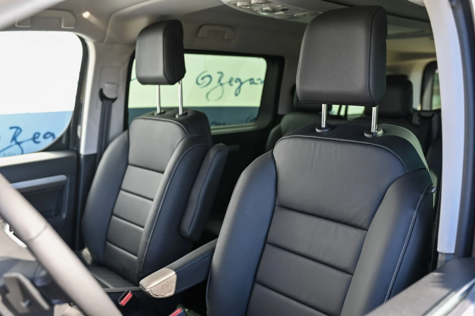 Peugeot Traveller TRAVELLER BUSINESS VIP L3 2.2 BlueHDi 180 | Begam Trnava