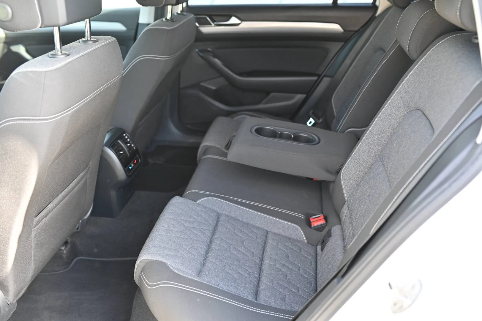 Volkswagen Passat Variant 2.0 TDI EVO Business DSG | Begam Trnava