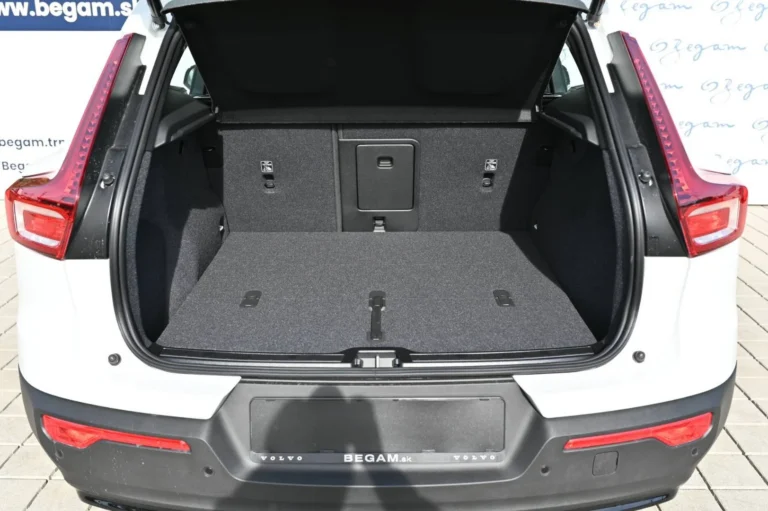 Volvo EX40 PLUS SINGLE MOTOR LONG RANGE | Begam Trnava