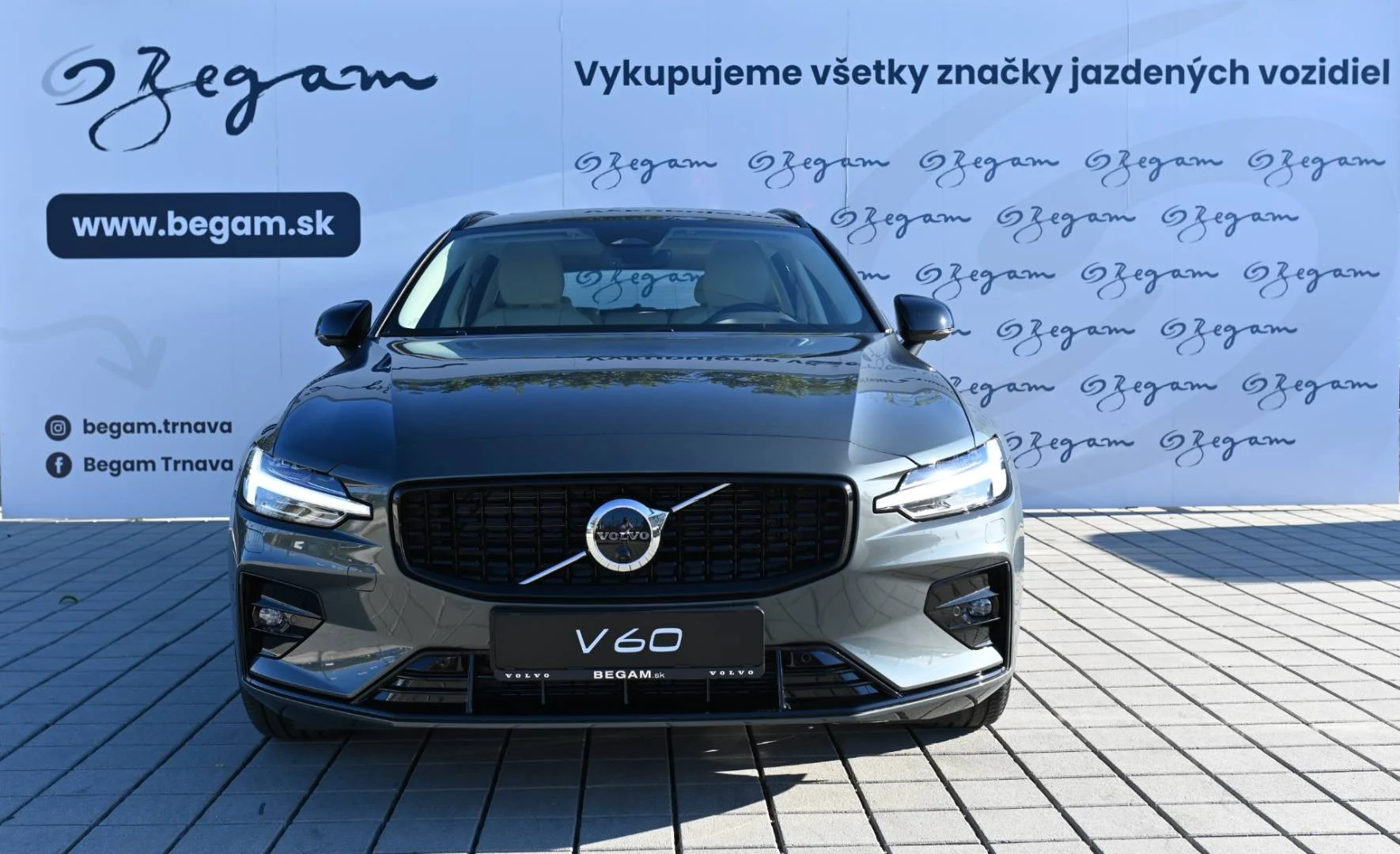 Volvo V60 B4 (P) PLUS DARK AT FWD DCT | Begam Trnava
