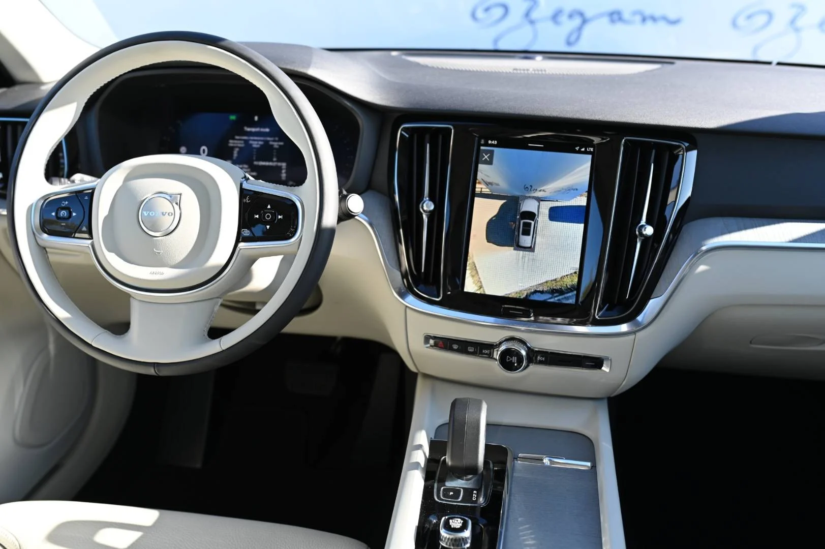 Volvo V60 B4 (P) PLUS DARK AT FWD DCT | Begam Trnava