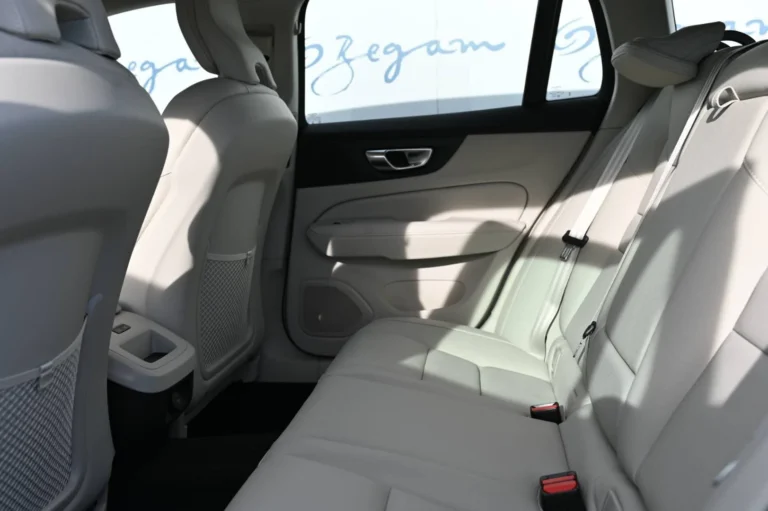 Volvo V60 B4 Plus Dark A/T | Begam Trnava