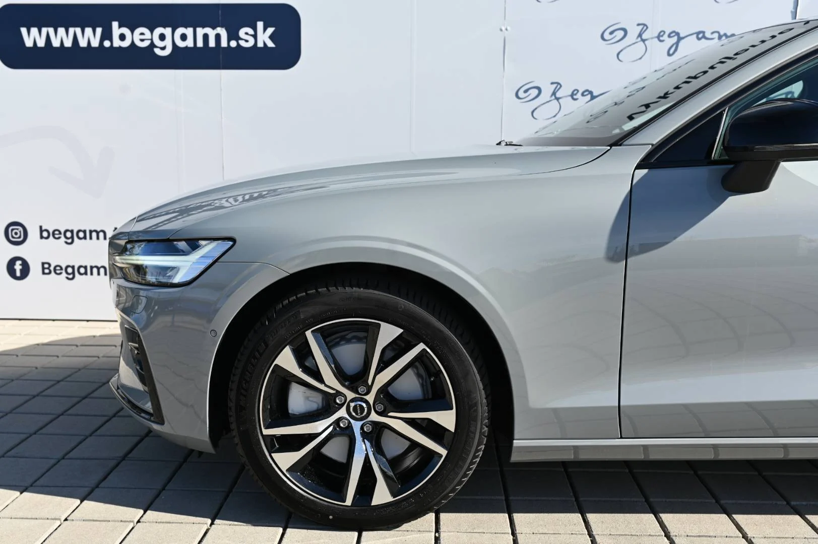 Volvo V60 B4 Plus Dark A/T | Begam Trnava
