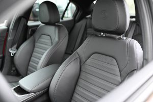 Alfa-Romeo-Giulia-Quadrifoglio-29-V6-Bi-Turbo-AT-13