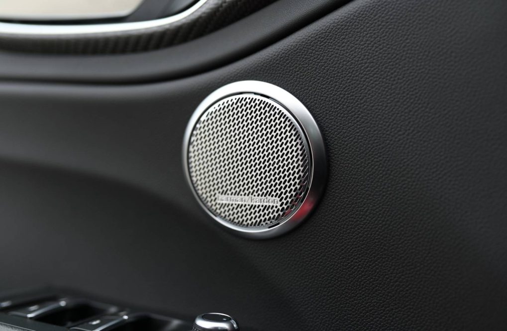 Alfa-Romeo-Giulia-Quadrifoglio-29-V6-Bi-Turbo-AT-26