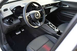 Alfa-Romeo-Junior-12T-Hybrid-145k-6AT-SPECIALE-10